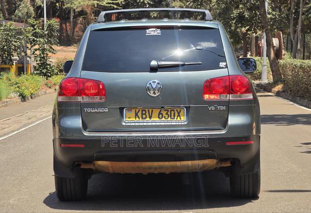 Volkswagen Touareg 2006 Gray