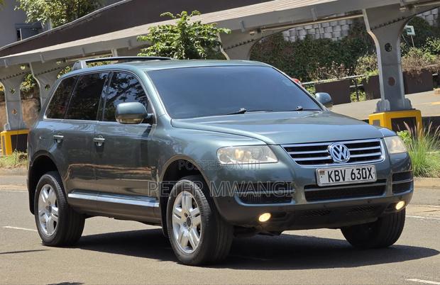 Volkswagen Touareg 2006 Gray