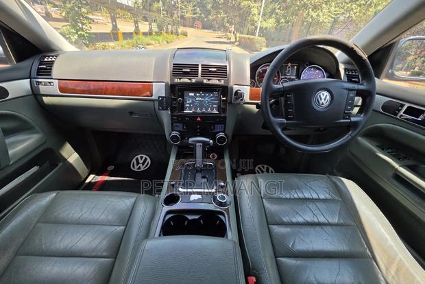 Volkswagen Touareg 2006 Gray