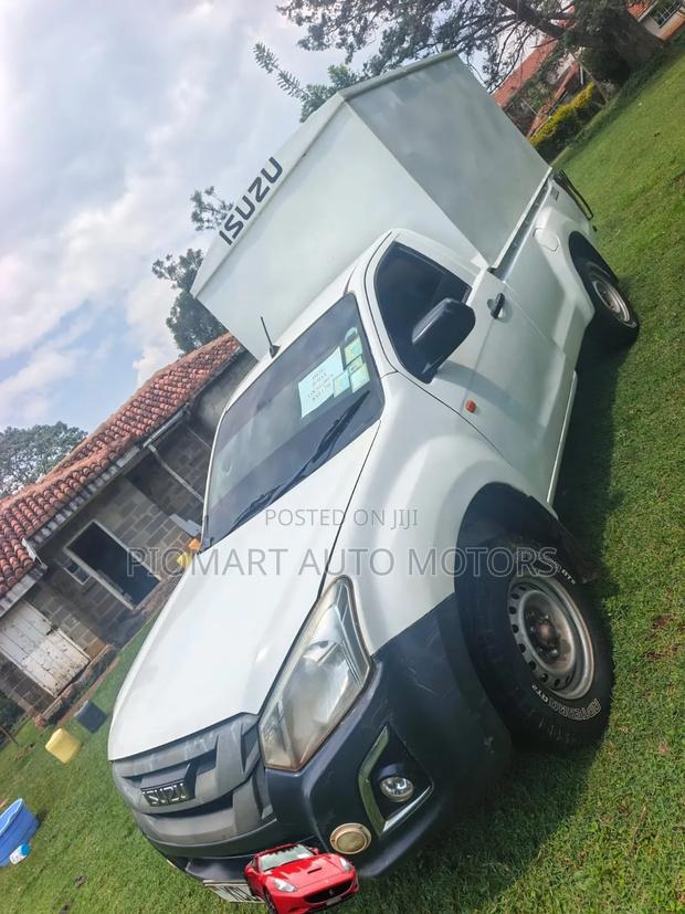 Isuzu D-MAX 2017 White