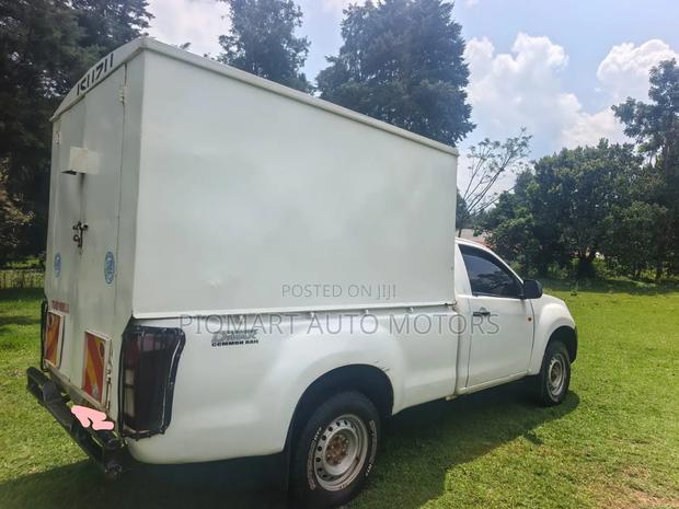 Isuzu D-MAX 2017 White