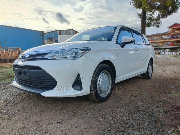 Toyota Corolla Fielder 1.5 Hybrid FWD 2020 White