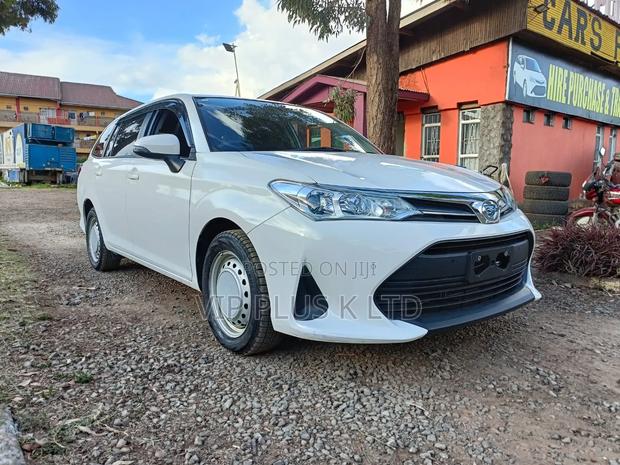 Toyota Corolla Fielder 1.5 Hybrid FWD 2020 White