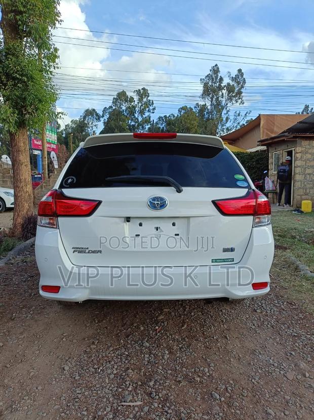 Toyota Corolla Fielder 1.5 Hybrid FWD 2020 White