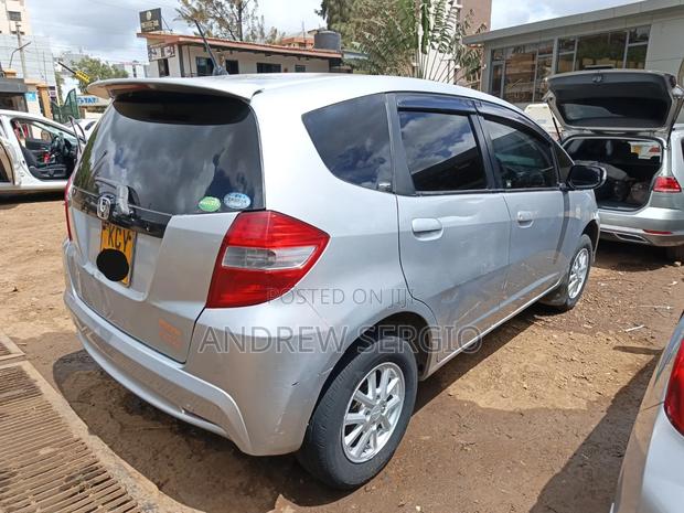 Honda Fit Automatic 2012 Silver