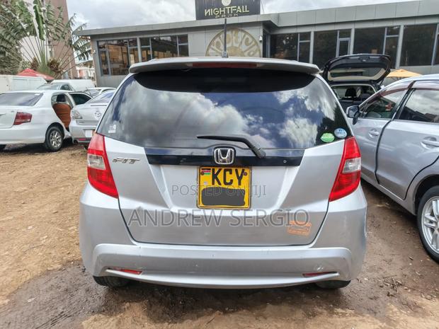 Honda Fit Automatic 2012 Silver