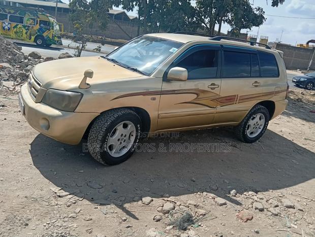 Toyota Kluger 2003 Gold