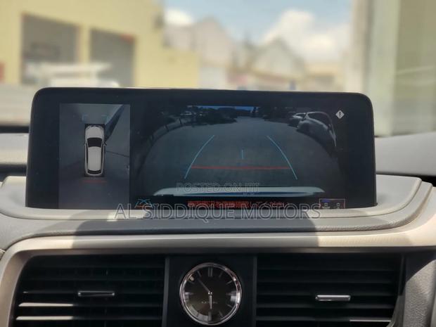 Lexus LX 570 AWD 2019 White