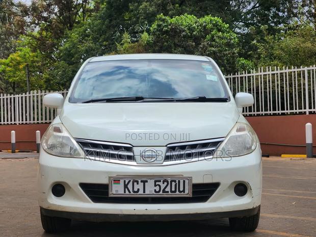 Nissan Tiida 1.5L 16V 2011 Pearl