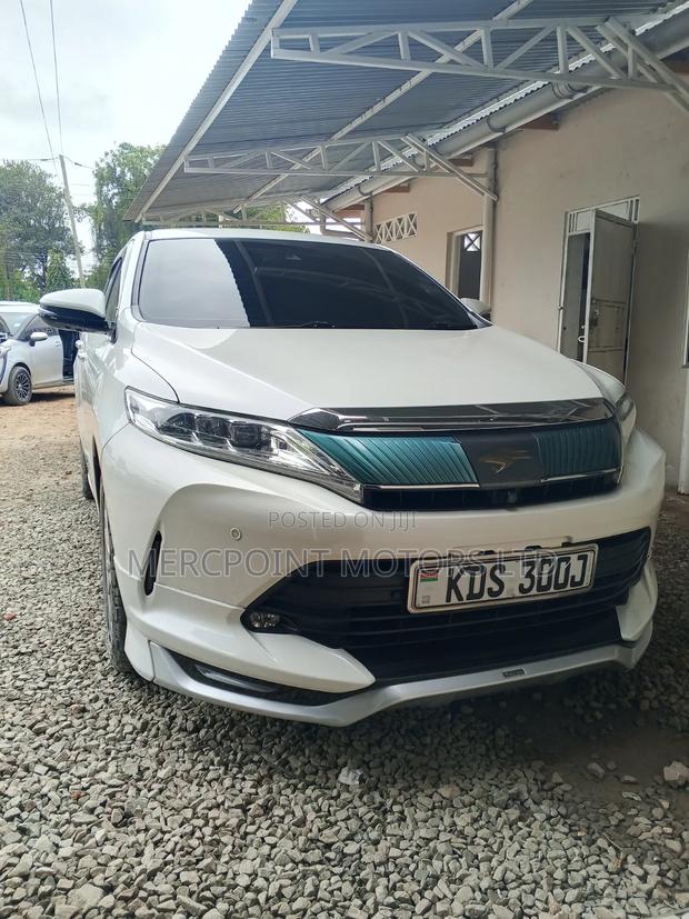 Toyota Harrier 2.0 2019 White