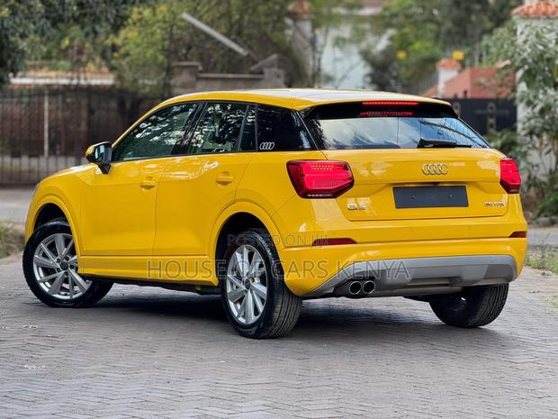 Audi Q2 2019 Yellow