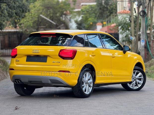 Audi Q2 2019 Yellow