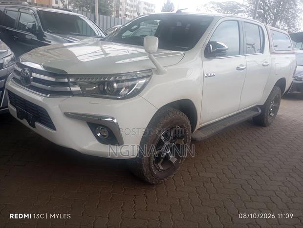 Toyota Hilux 2020 White