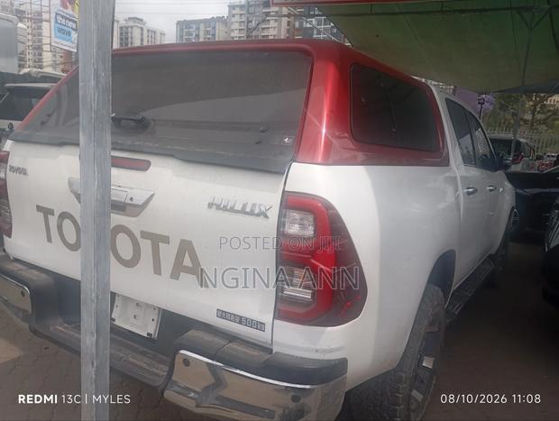 Toyota Hilux 2020 White