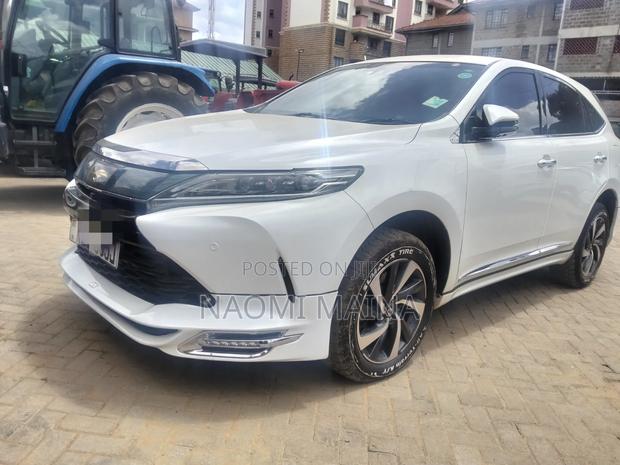 Toyota Harrier 2.0 4WD 2018 White