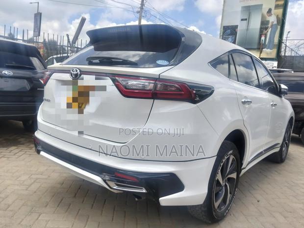 Toyota Harrier 2.0 4WD 2018 White