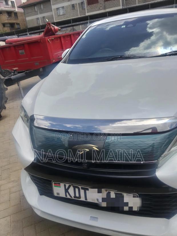 Toyota Harrier 2.0 4WD 2018 White
