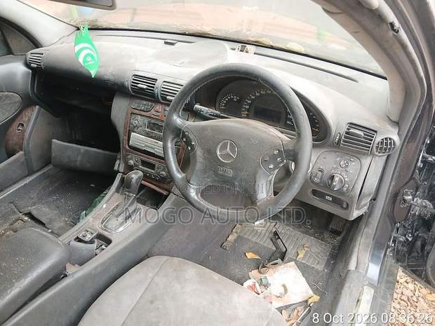 Mercedes-Benz C200 2000 Blue