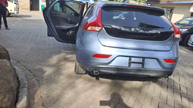 Volvo V40 2018 Blue