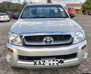 Toyota Hilux 2.5 Cab 2005 Beige for sale
