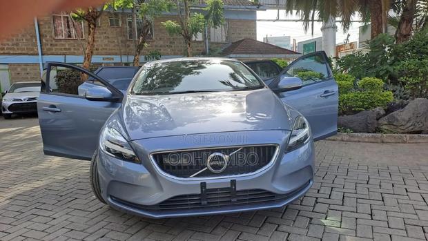 Volvo V40 2018 Blue