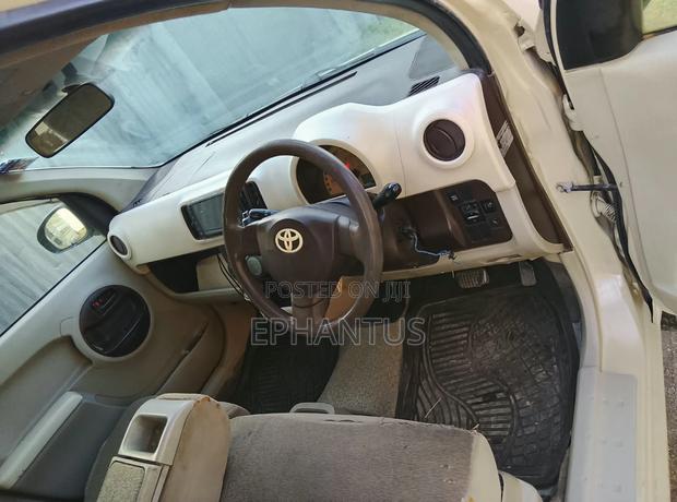 Toyota Passo 1.0 FWD 2012 Beige