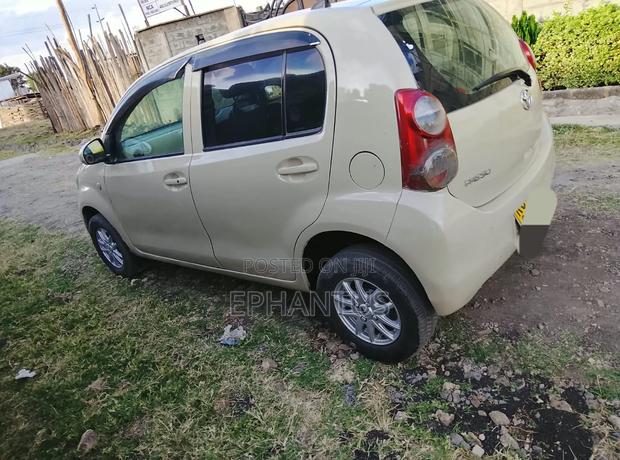 Toyota Passo 1.0 FWD 2012 Beige