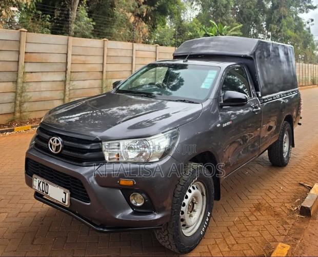 Toyota Hilux 2021 Black