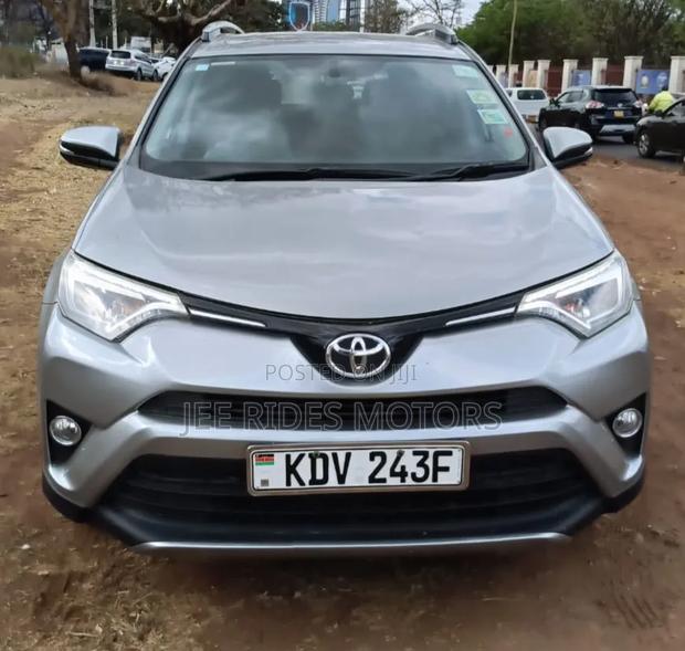 Toyota RAV4 2017 Gray