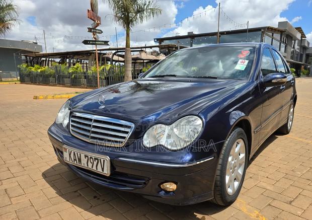 Mercedes-Benz C200 2006 Blue
