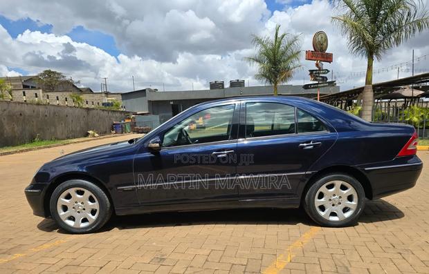 Mercedes-Benz C200 2006 Blue