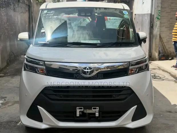 Toyota Tank 2019 Pearl