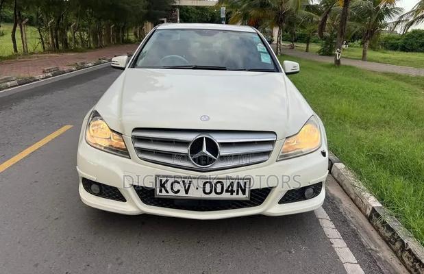 Mercedes-Benz C200 2012 White
