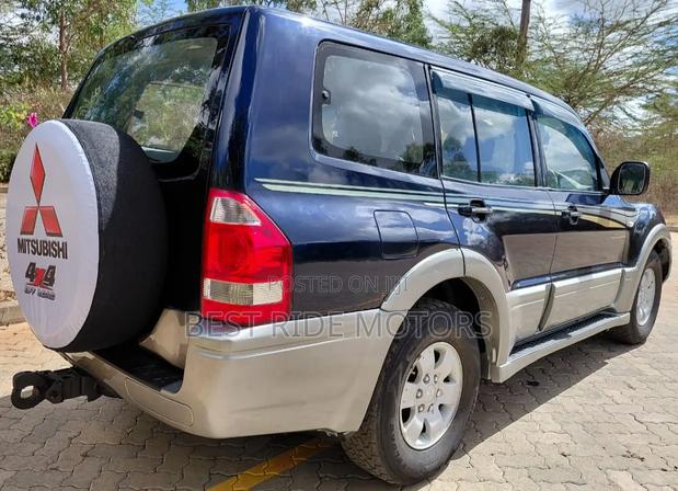 Mitsubishi Pajero 2003 Blue