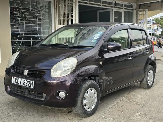 Toyota Passo 2011 Maroon