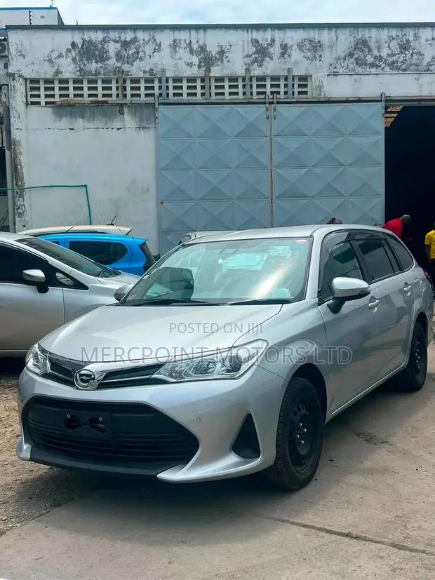Toyota Corolla Fielder 1.5 Petrol AWD 2019 Silver