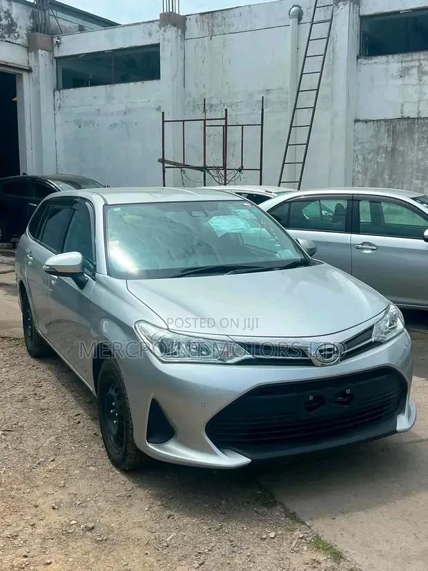 Toyota Corolla Fielder 1.5 Petrol AWD 2019 Silver