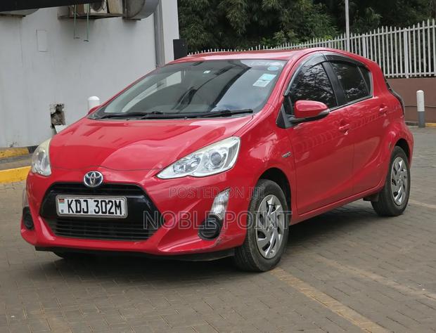 Toyota Aqua 2015 Red