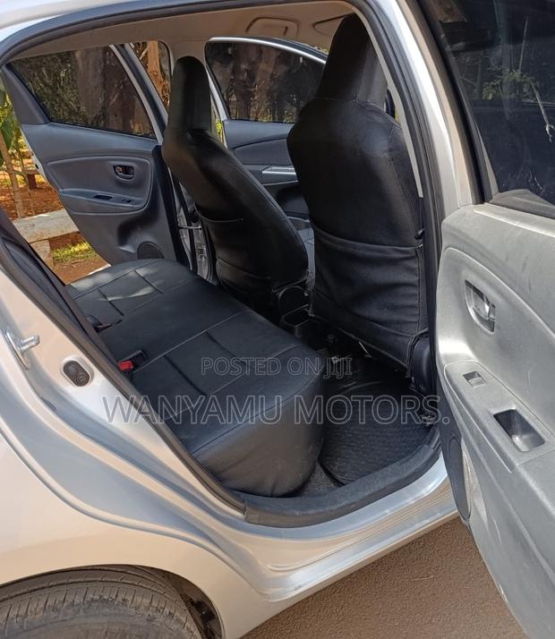 Toyota Vitz 2016 Silver
