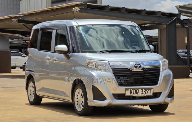 Toyota Roomy 2017 Silver