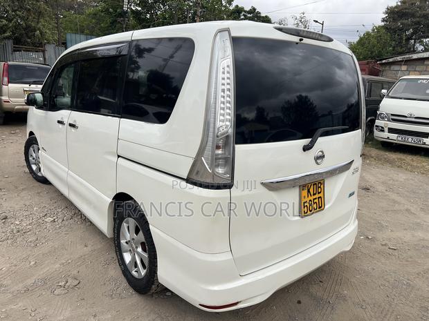 Nissan Serena 2012 Off white