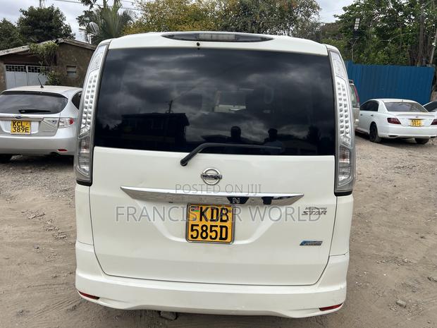 Nissan Serena 2012 Off white