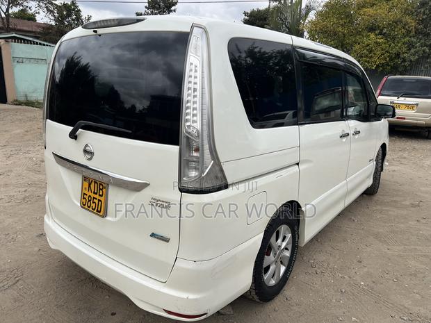 Nissan Serena 2012 Off white