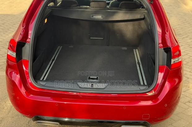 Peugeot 308 2019 Red