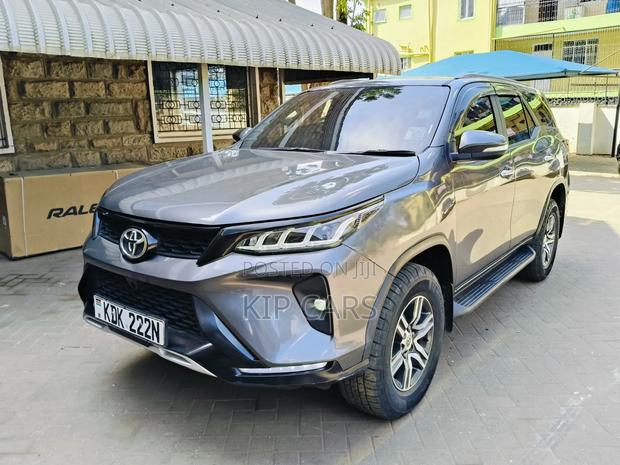 Toyota Fortuner 2.8 D AWD 2015 Gray