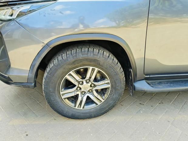 Toyota Fortuner 2.8 D AWD 2015 Gray