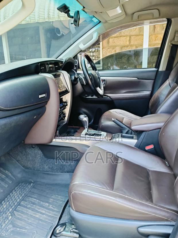 Toyota Fortuner 2.8 D AWD 2015 Gray
