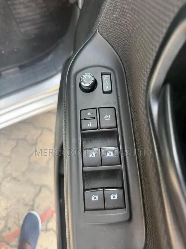 Toyota Noah 1.8 FWD Hybrid (7 seater) 2019 Silver