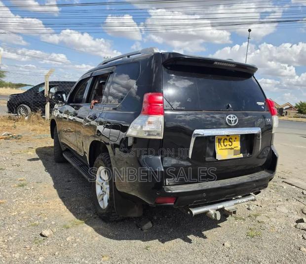 Toyota Land Cruiser Prado 2.7 i 2012 Black