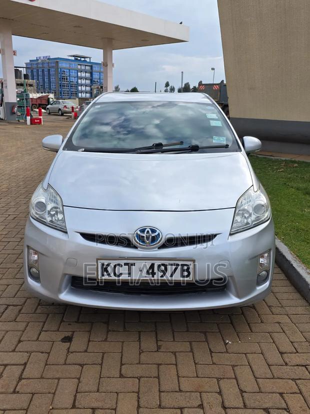 Toyota Prius Plug-in 2012 Silver
